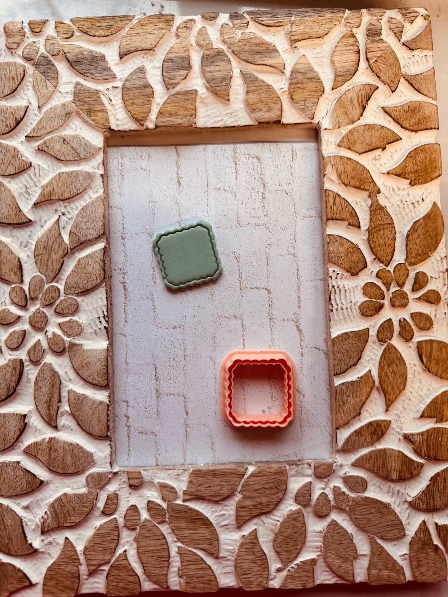 Scalloped Boarder Clay Cutter