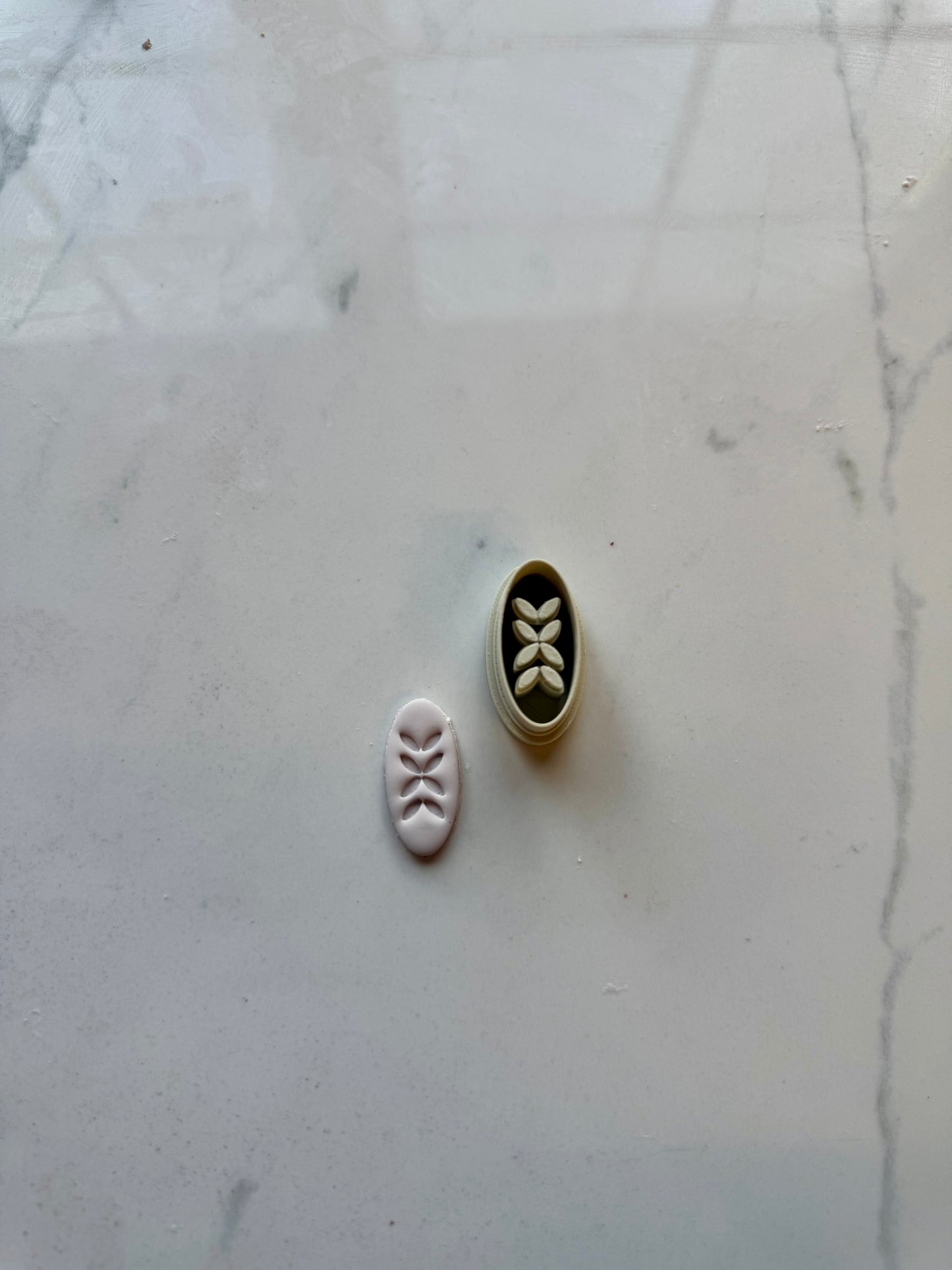 Folk Floral Oval Cutter