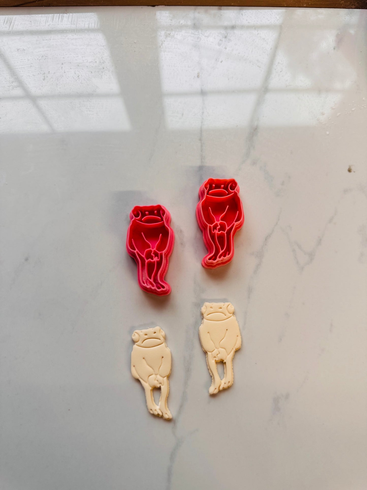 Frog Wearing Sweater (2) Clay Cutter Mirrored Set