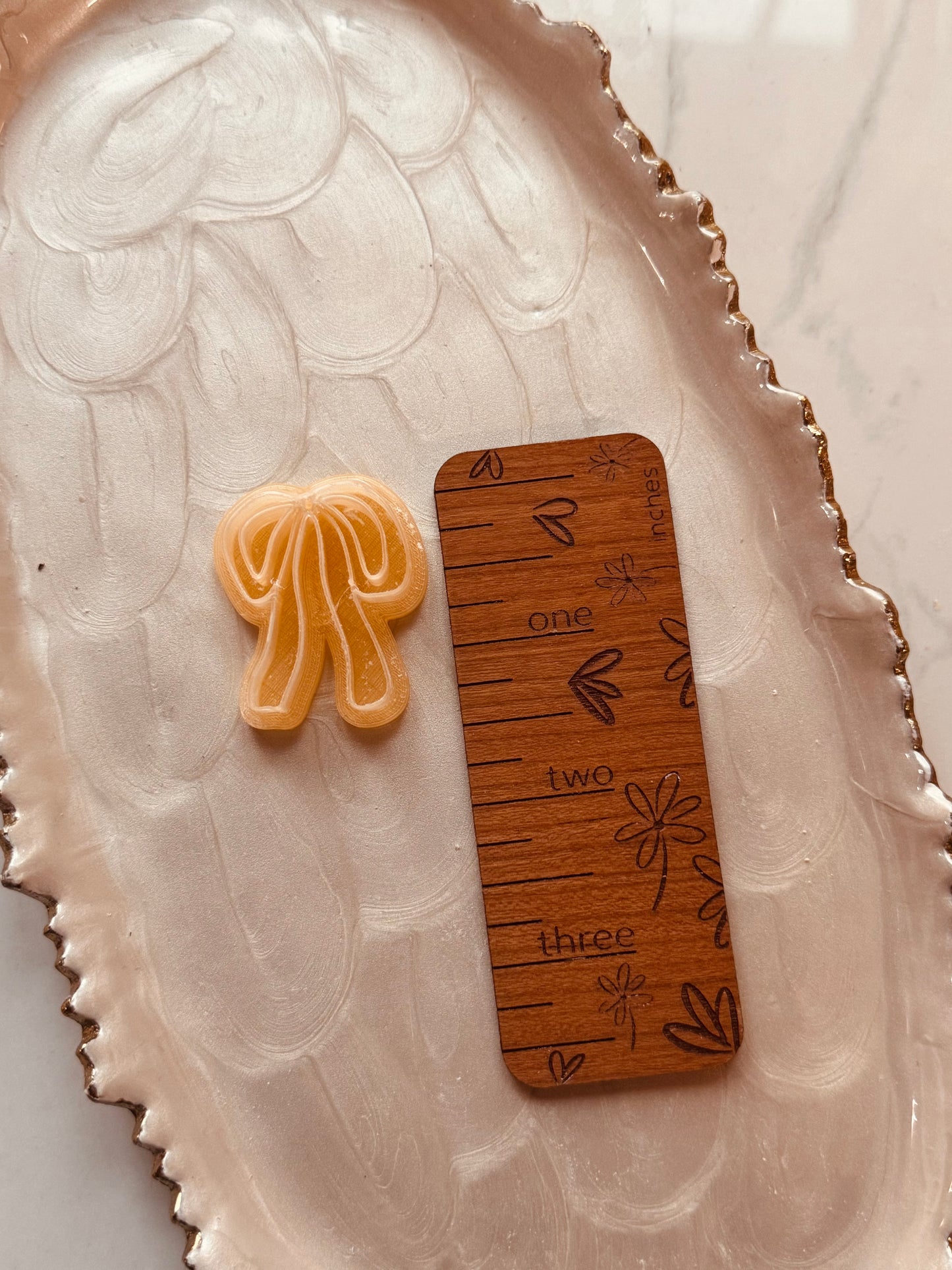 Floppy Bow Clay Cutter