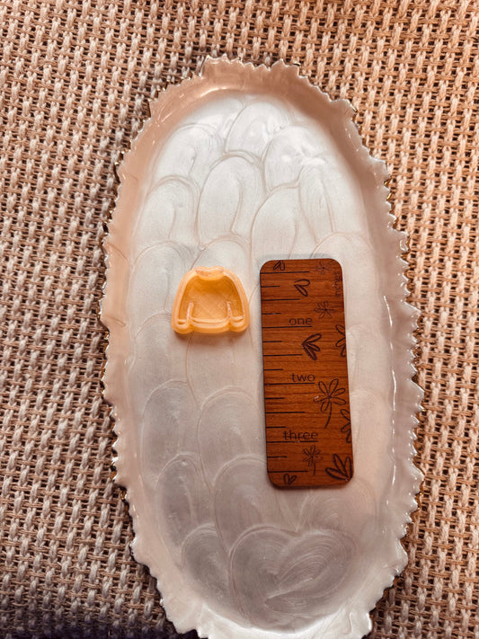 Simple Sweater Clay Cutter