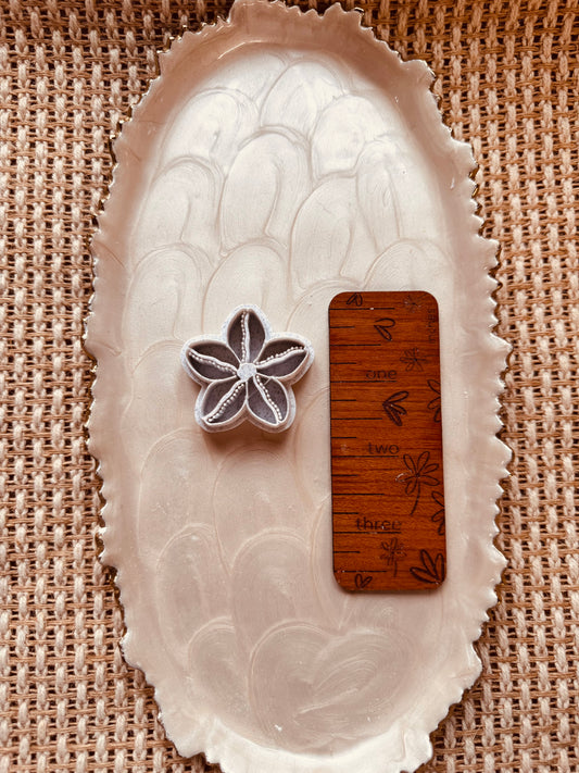 Cowrie Shell Flower Clay Cutter