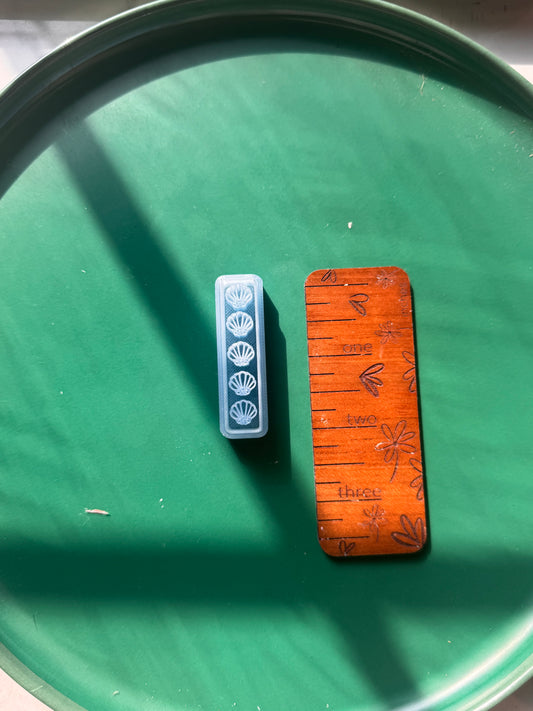 Shell Huggie Clay Cutter