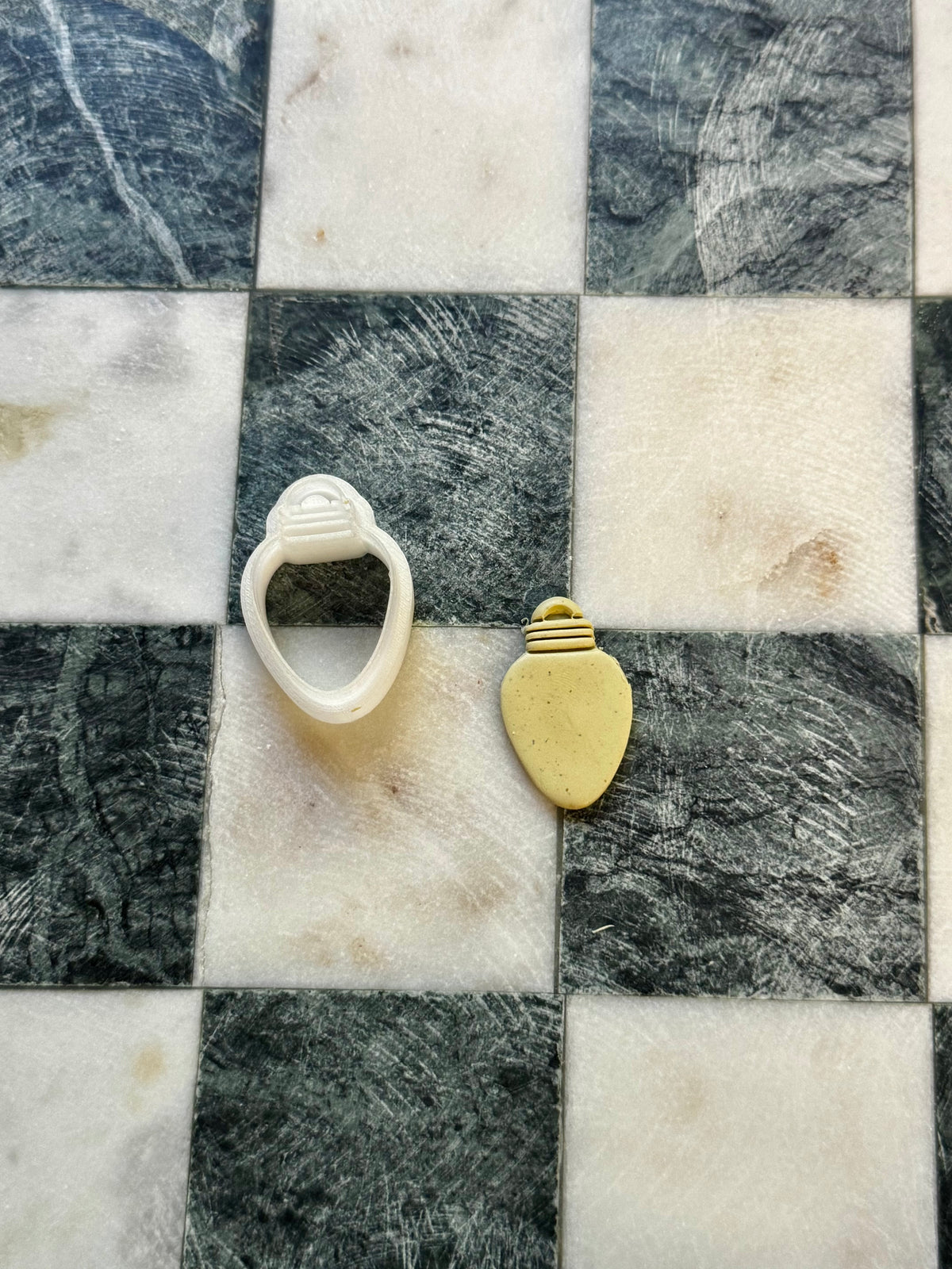 Lightbulb Clay Cutter