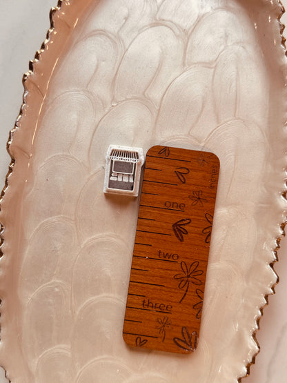 Farmers Market Stand Clay Cutter