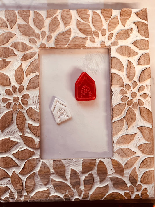 Frilly Gingerbread House Clay Cutter