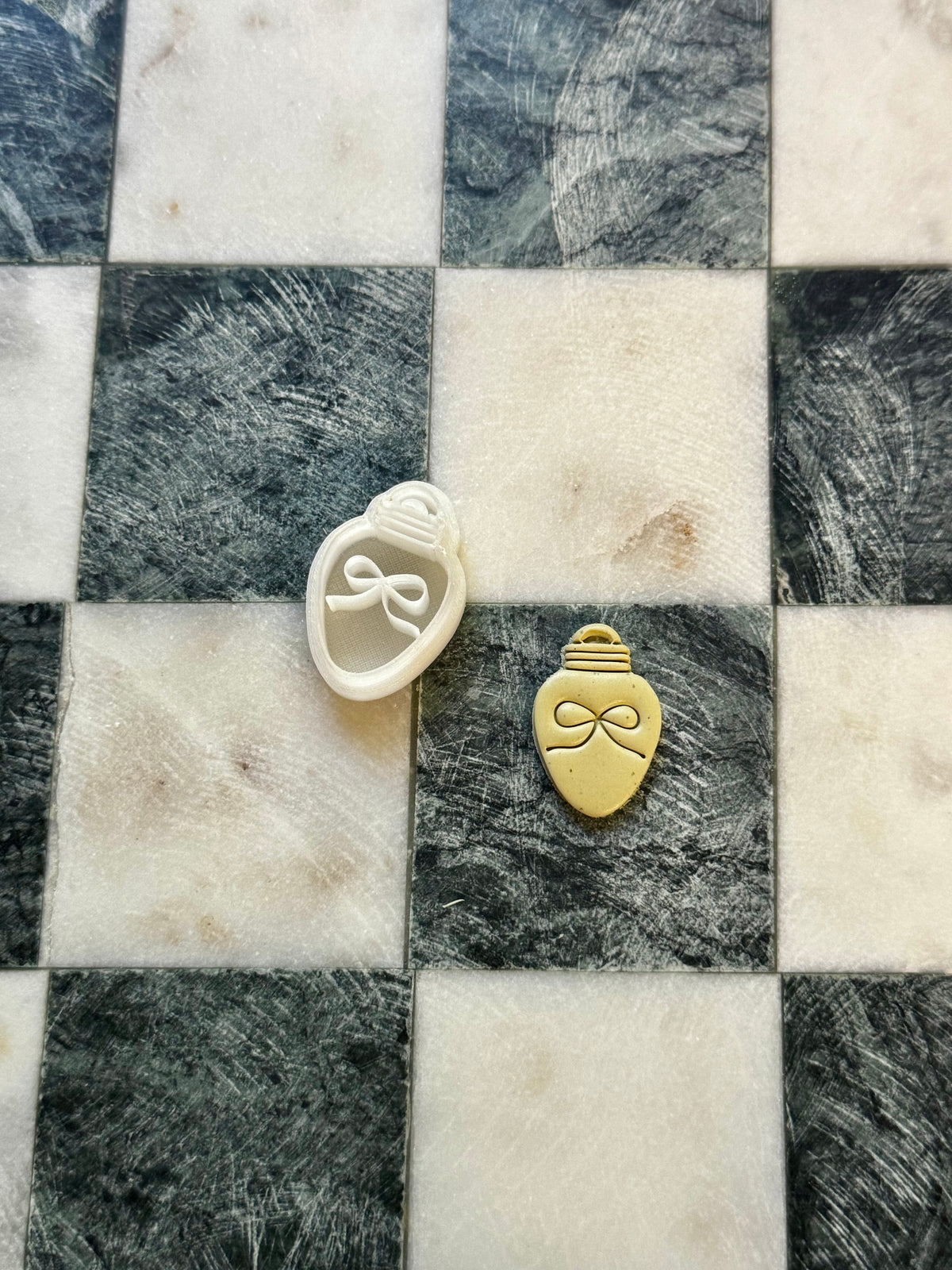 Bow Lightbulb Clay Cutter
