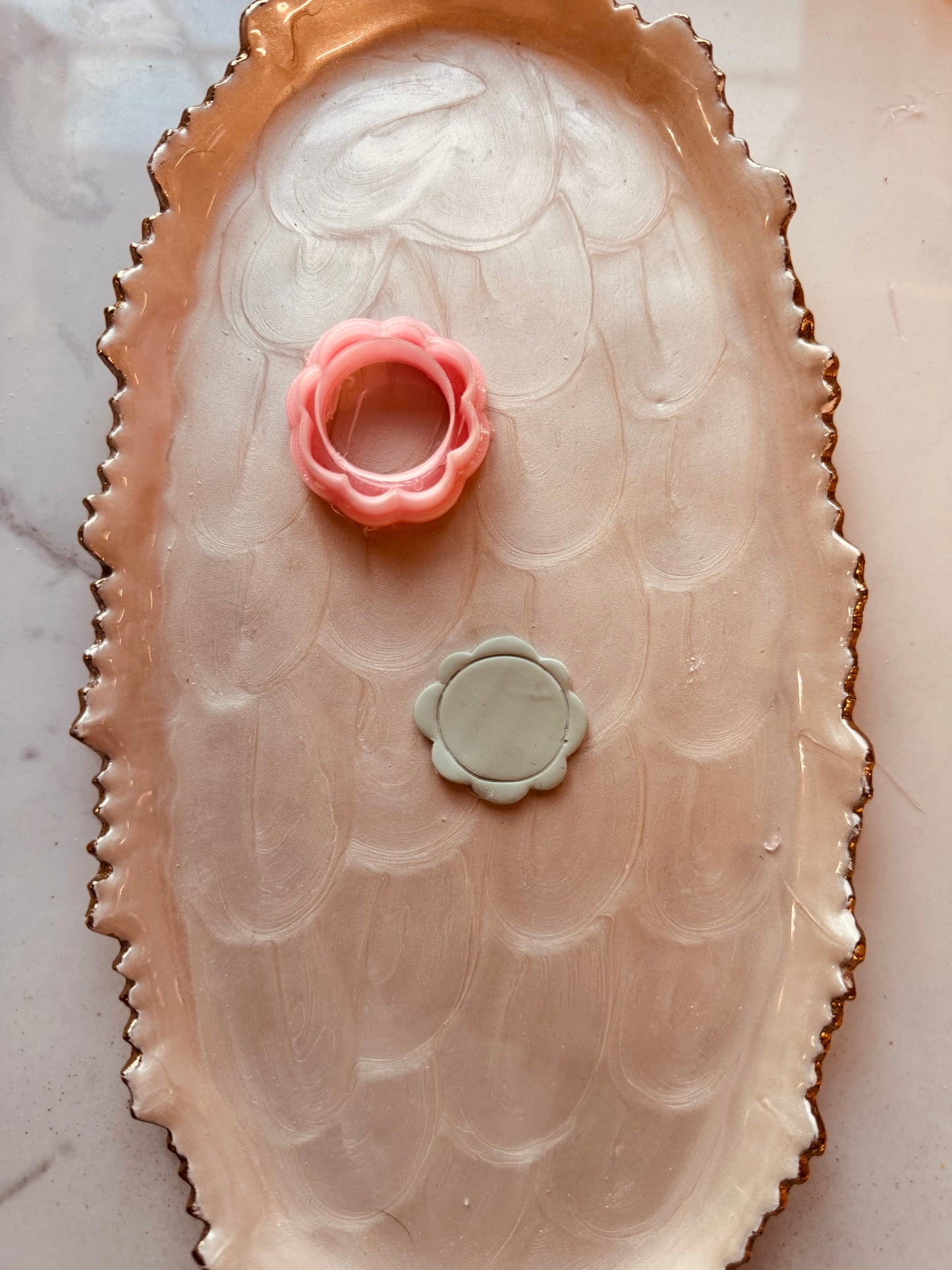 Organic Scallop Circle Clay Cutter