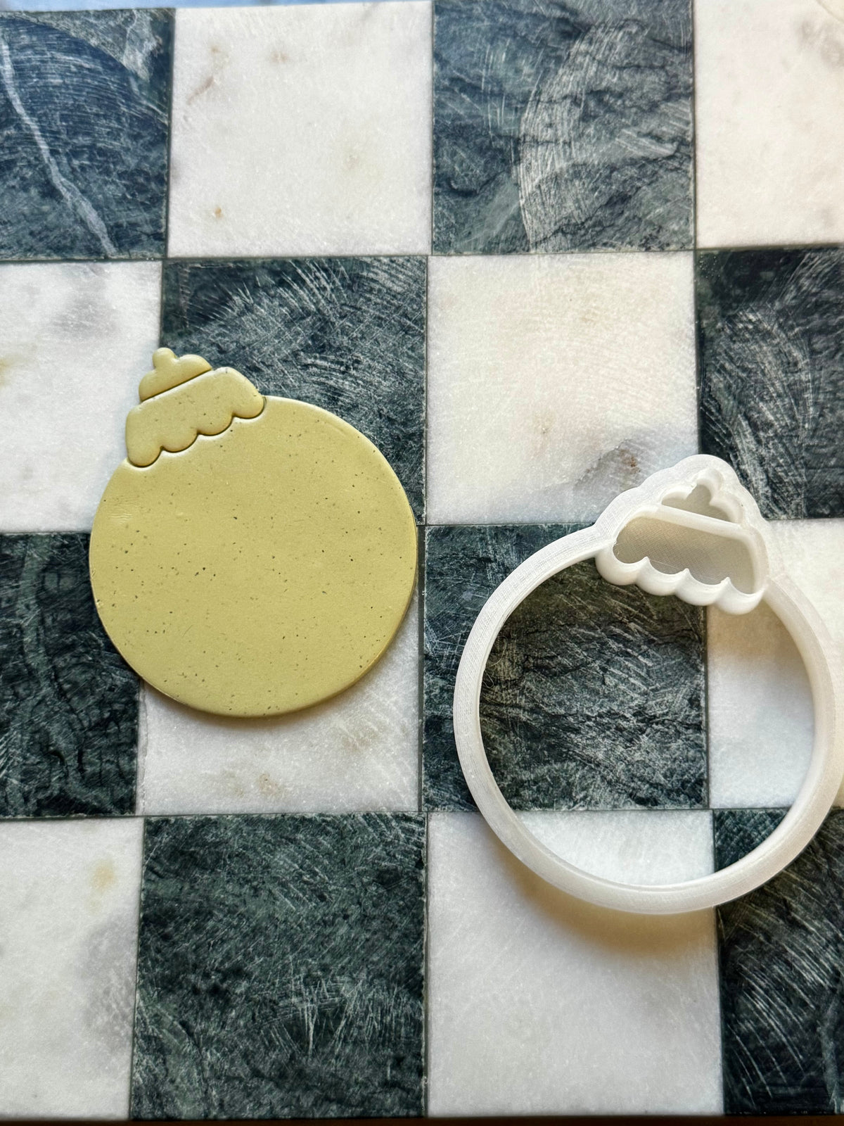 Bulb Ornament Clay Cutter