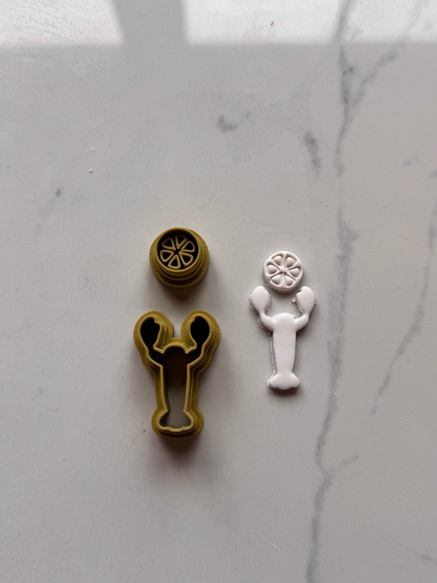 Lobster with Lemon Cutter Set