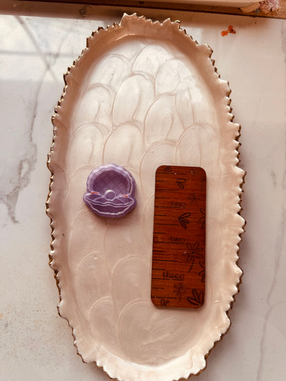 Pearl and Shell Clay Cutter