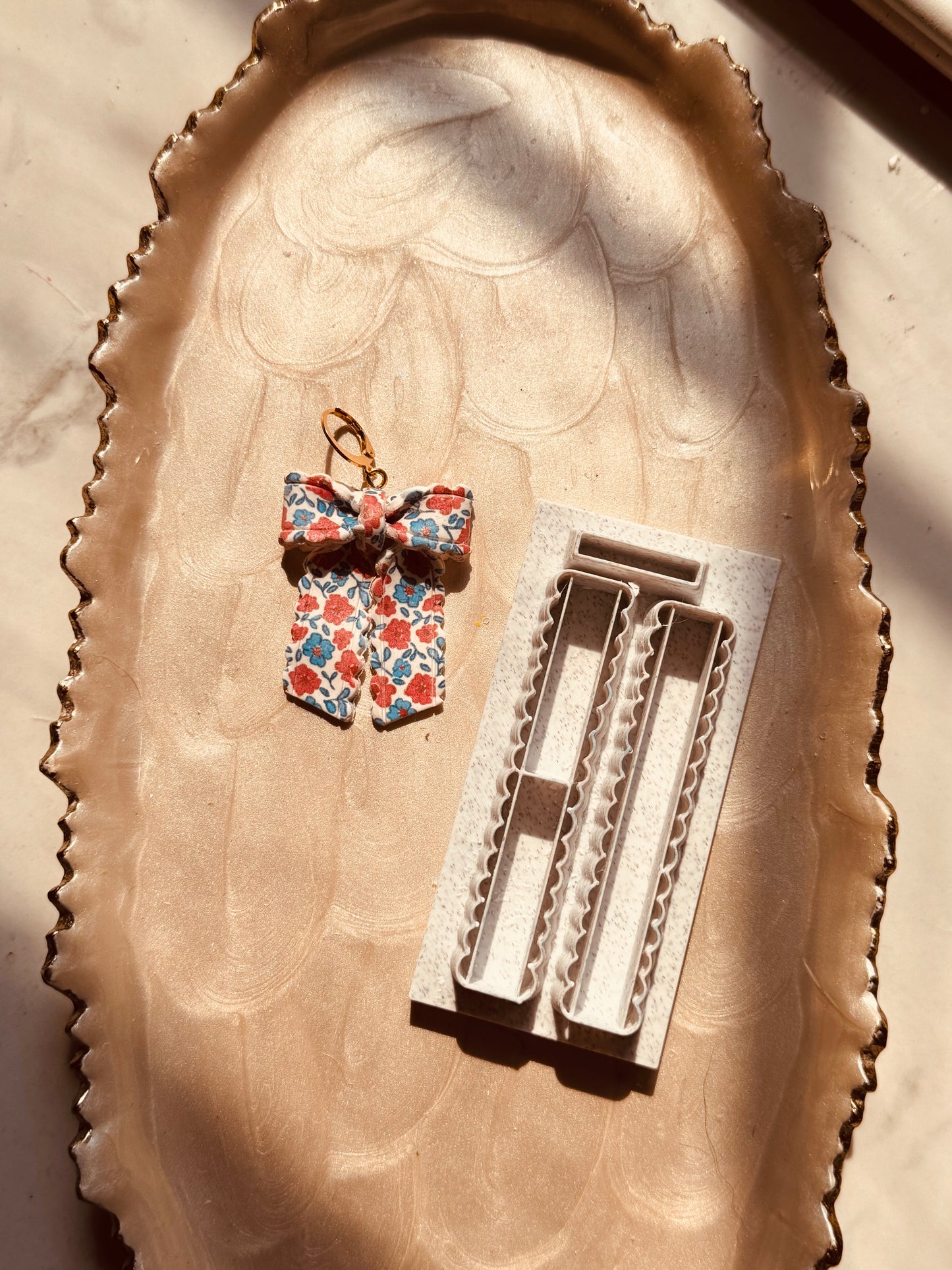 Ruffle Bow Builder Cutter
