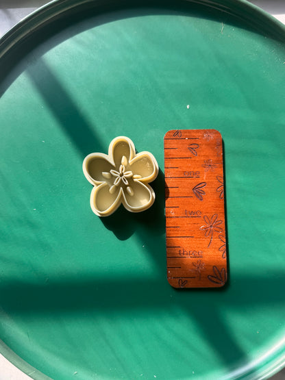 Sand Dollar Flower Clay Cutter