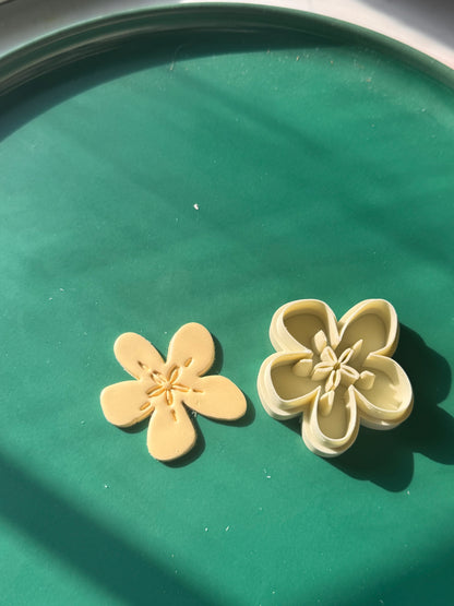 Sand Dollar Flower Clay Cutter