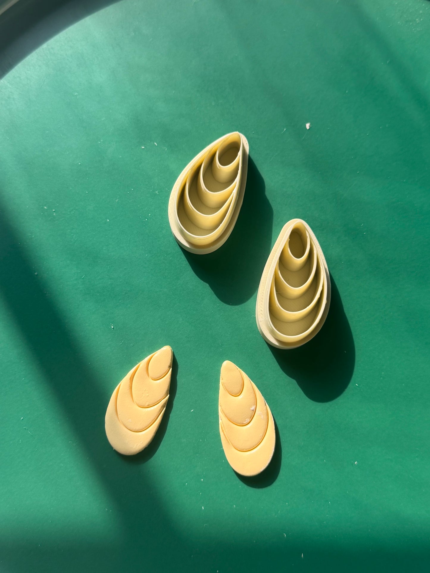 Mirrored Oyster Clay Cutter set