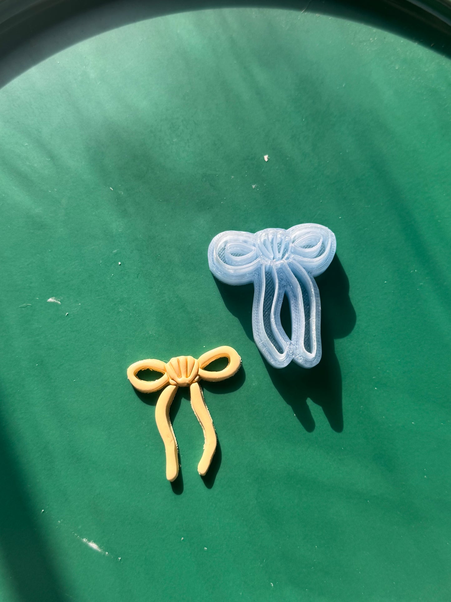 Shell Bow Clay Cutter